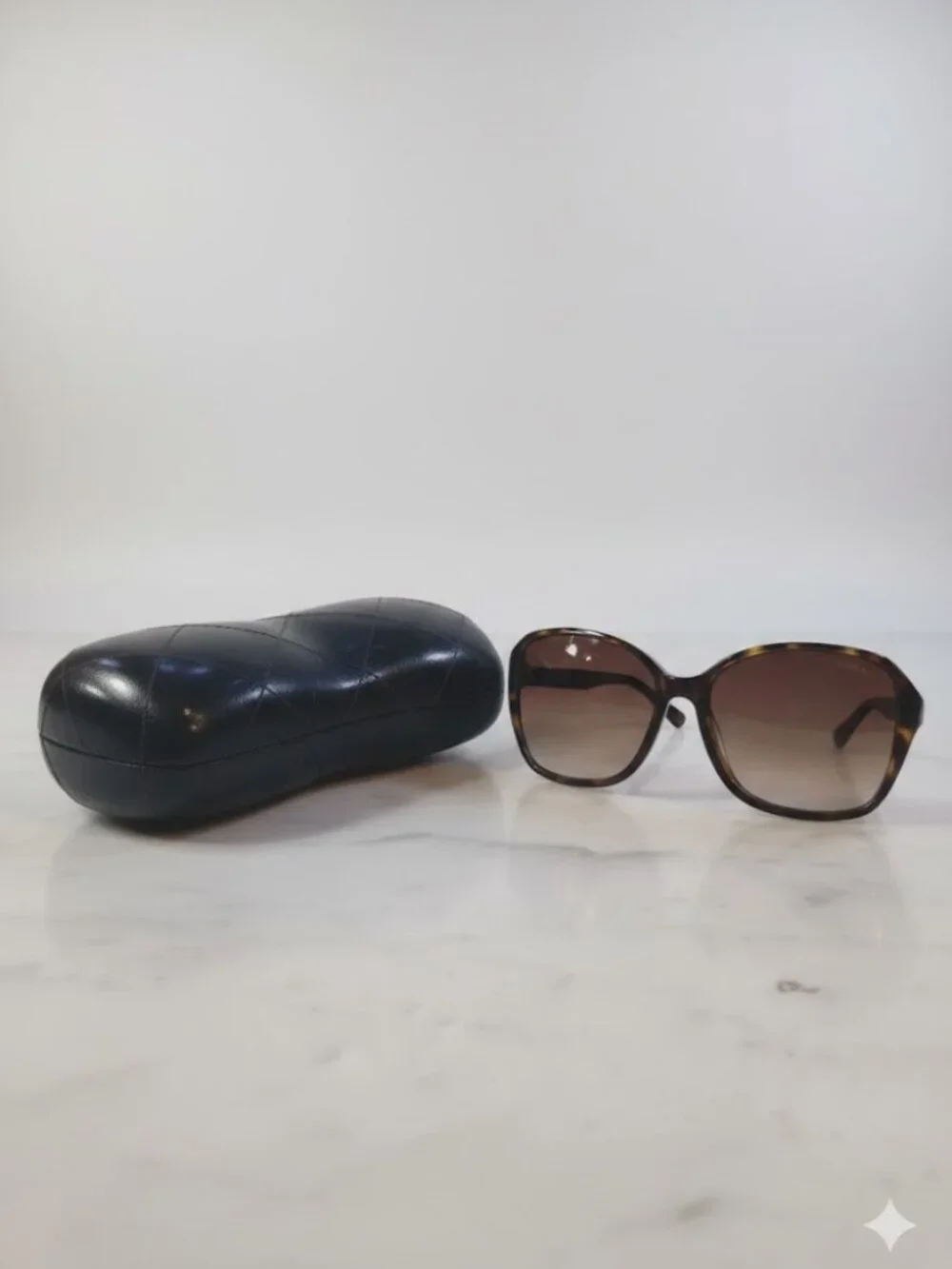 Chanel Tortoise shell Women’s Sunglasses Gold CC Logo w Chanel Case & Dust cloth